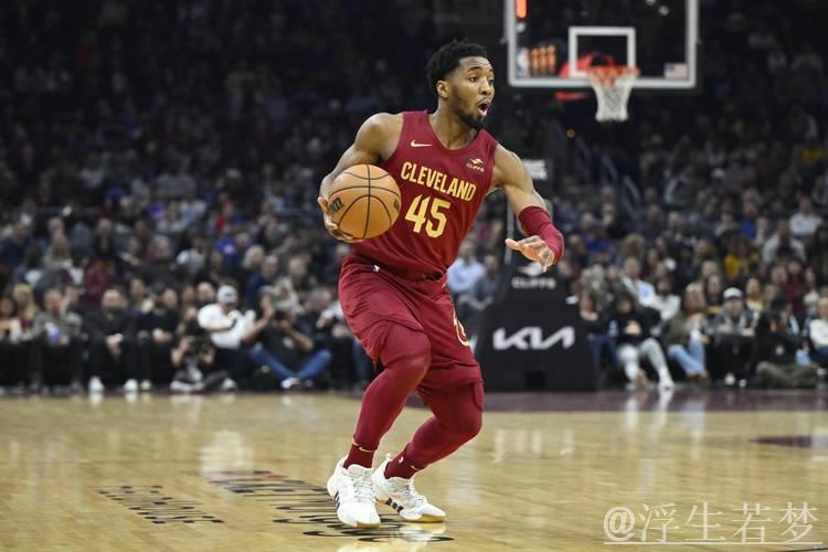 米切尔砍25+8+14 卡斯尔贡献22+11+8 骑士险守主场击退马刺