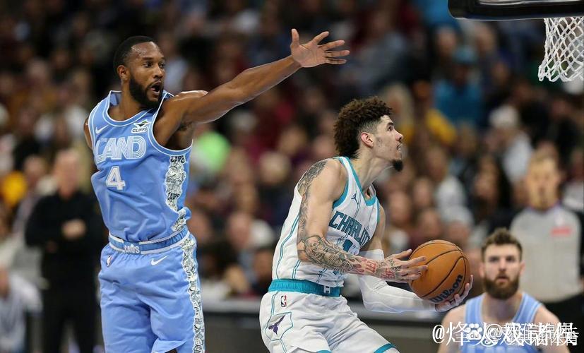 骑士力克黄蜂开季15连胜 火箭狂胜公牛喜迎5连胜 骑士力克黄蜂开季15连胜 火箭狂胜公牛喜迎5连胜